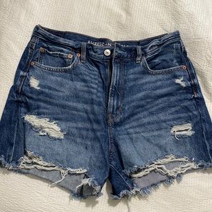 American Eagle 90s Boyfriend Short